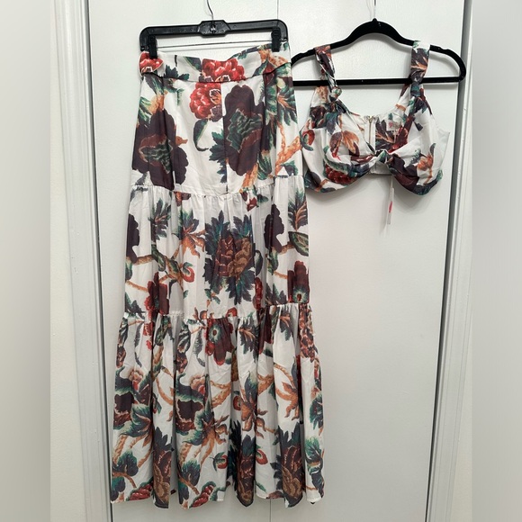 New Floral print crop top knot at front full
maxi skirt set - Picture 6 of 8